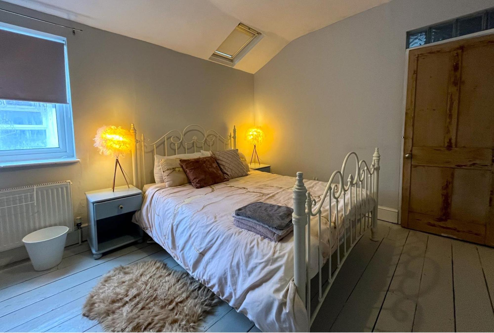 Charming Cottage Retreat With Garden - Sleeps 12 Bristol Extérieur photo
