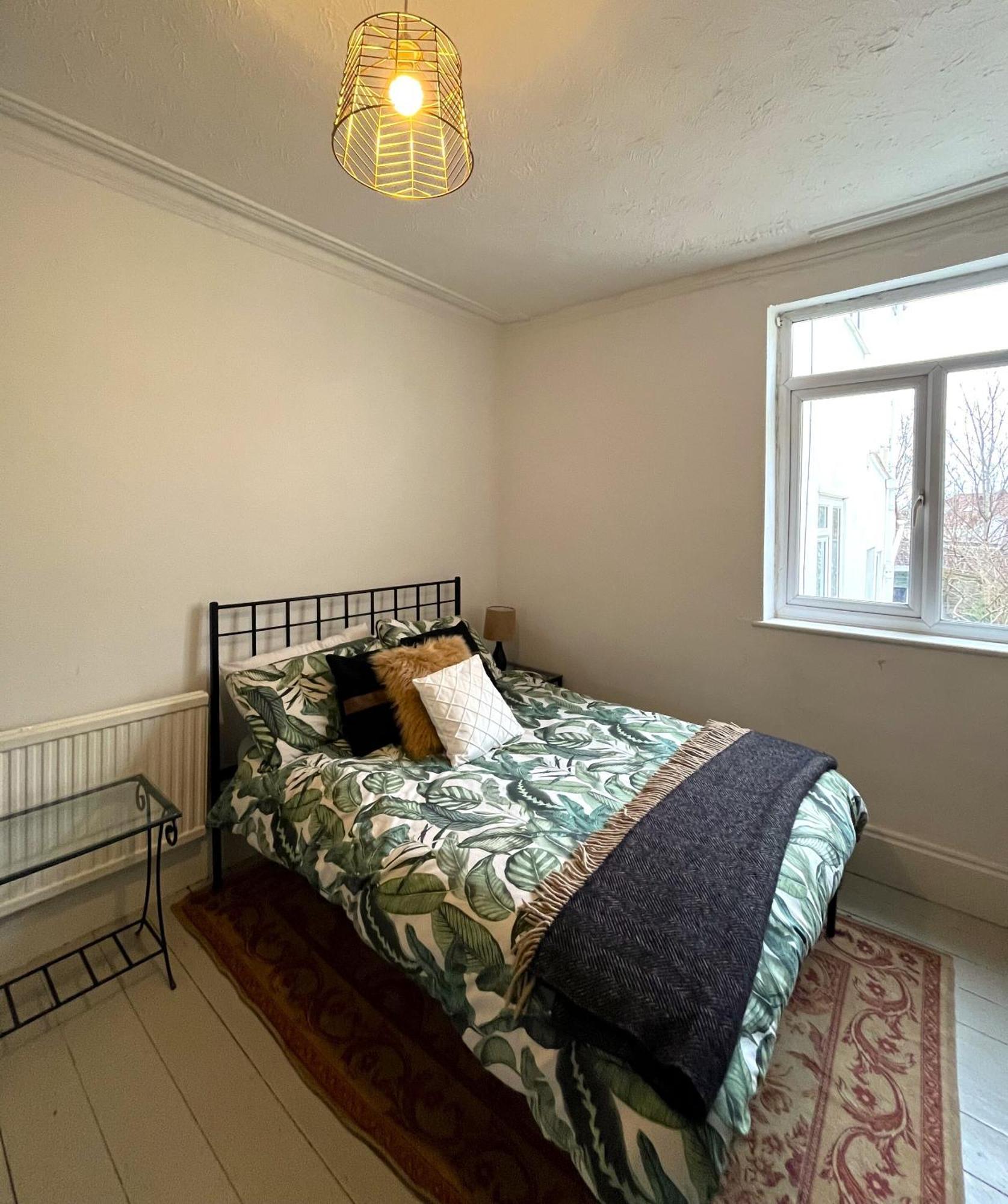 Charming Cottage Retreat With Garden - Sleeps 12 Bristol Extérieur photo
